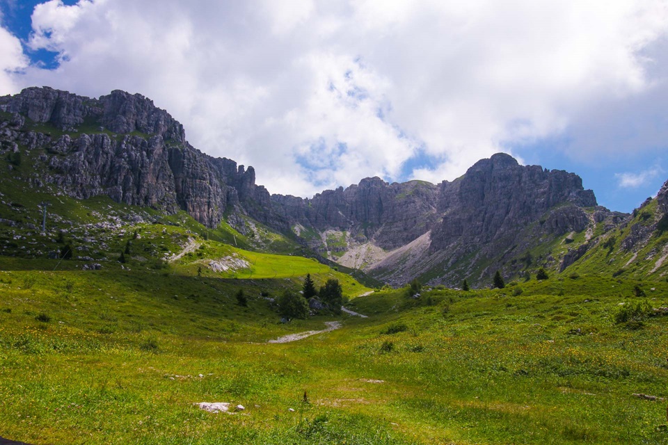 Piani di Bobbio, escursioni tra le falesie della Valsassina
