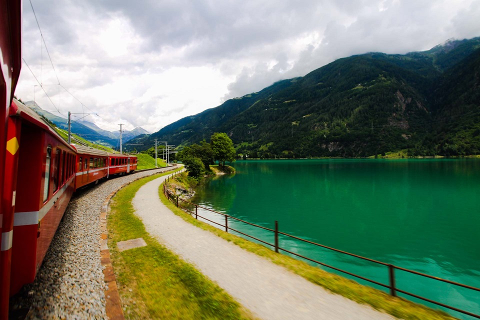 Scopri il treno rosso del Bernina: un viaggio&nbsp;iconico